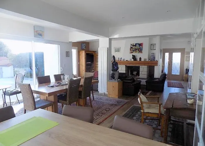 Belle Maison Renovee - Piscine Chauffee - A Pied -saint Palais Sur *